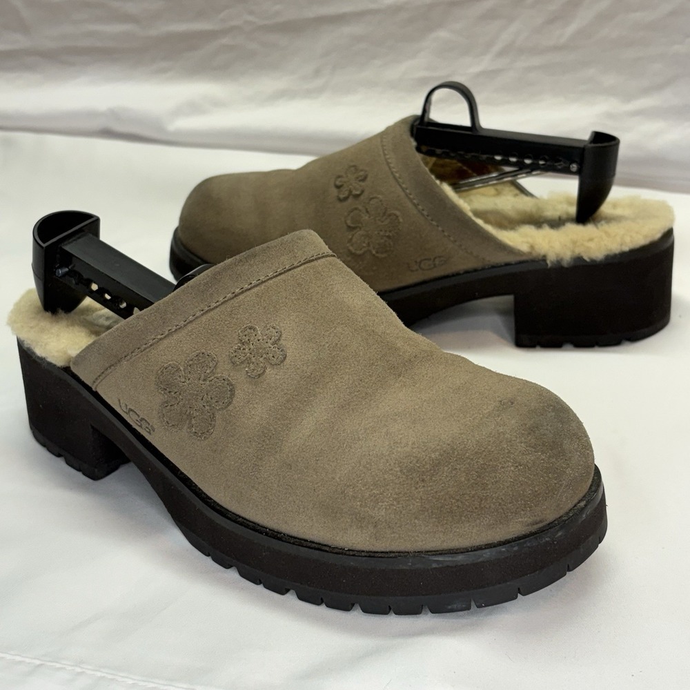 Vintage Y2K Ugg Floral Applique Embroidered Tan Suede Leather Shearling Mules 10